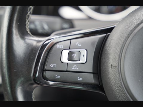 Volkswagen Golf 2.0 TSI BlueMotion Tech R DSG 4Motion Euro 6 (s/s) 5dr 21