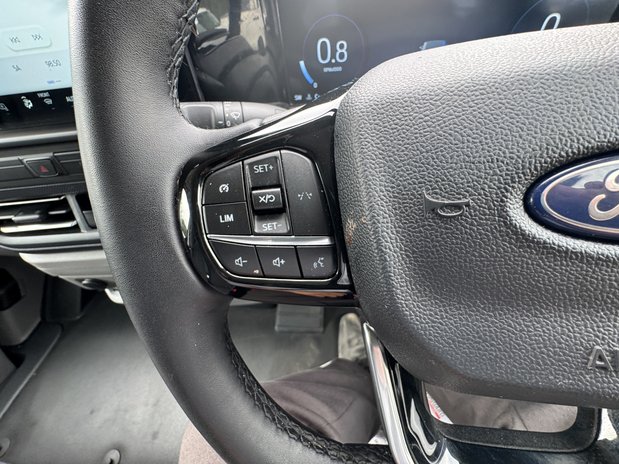 Ford Transit Custom AUTO LWB L2H1 Low Roof Limited 320 Air Con Alloys Cam Sensors EURO 6 17