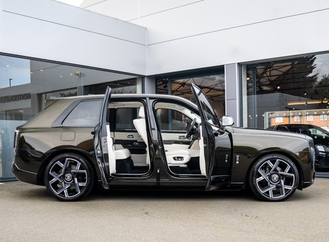 Rolls-Royce Cullinan Series II BLACK BADGE 3