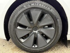 Tesla Model 3 Saloon 4dr Electric Auto RWD (208 ps) 17