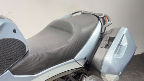 Aprilia Futura RSV 1000 2004 29K GOOD RUNNING TOURING COMMUTER BIKE 1000CC 29