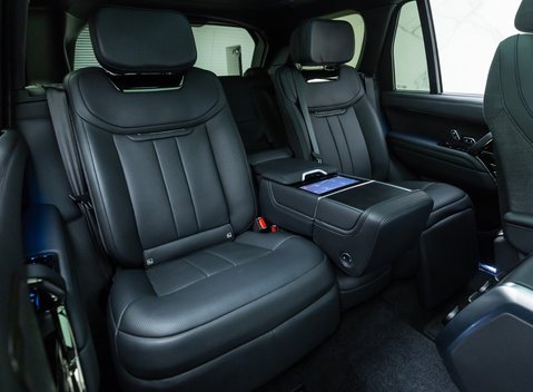 Land Rover Range Rover P530 SV 18