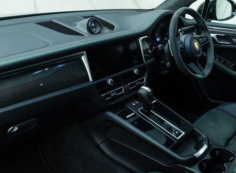 Porsche Macan GTS 21
