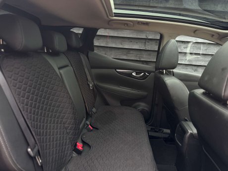 Nissan Qashqai 1.6 Qashqai Tekna dCi CVT 5dr 15