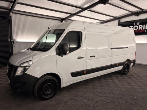 Nissan NV400 2.3 dCi 35 Tekna FWD L3 H2 Euro 6 5dr 32