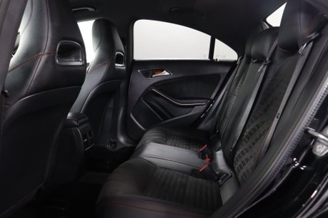 Mercedes-Benz CLA Class CLA 200 AMG LINE NIGHT EDITION 39