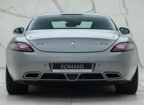 Mercedes-Benz SLS AMG 11