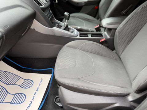 Ford Focus 1.0 Focus Zetec 5dr 59