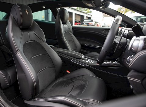 Ferrari GTC4 Lusso T 12