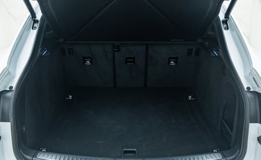 Porsche Macan GTS 40