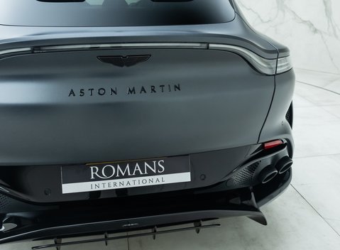 Aston Martin DBX 707 31