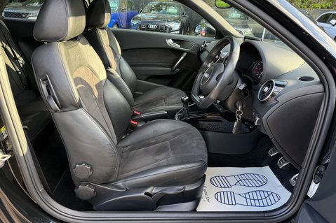 Audi A1 TFSI BLACK EDITION NAV -PANORAMIC SUNROOF - ALL BLACK  15
