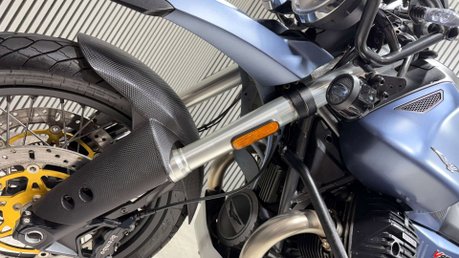Moto Guzzi V85 850 TT 2019 37K MOT SEPTEMBER 2027 PANNIERS ADVENTURE BIKE 22