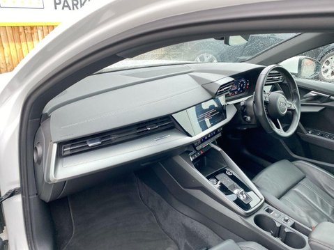 Audi A3 1.5 TFSI 35 S line Sportback 5dr Petrol S Tronic Euro 6 (s/s) (150 ps) 2 Ow 31