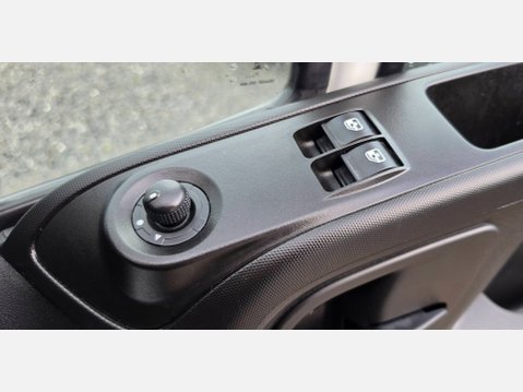 Iveco Daily 35s14 mwb 3520 2.3 135ps eu6 RWD 20