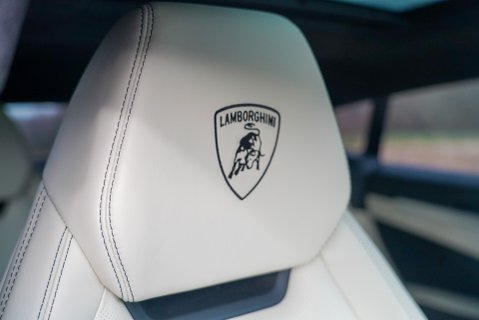 Lamborghini Urus V8 14