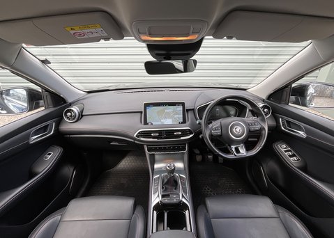 MG HS 1.5 T-GDI EXCITE 12
