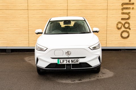MG ZS SE 6