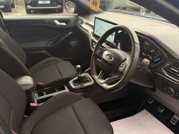 Ford Focus ST-LINE 15