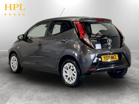 Toyota Aygo 1.0 VVT-i x-play Hatchback 5dr Petrol Manual Euro 6 (s/s) (71 ps) 5