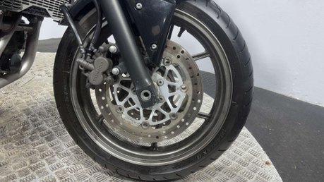 Kawasaki Z ZR750 2005 ONLY 20K NEW MOT SERVICED COMMUTER BIKE 750CC 34