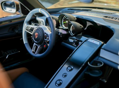 Porsche 918 Spyder Weissach 16