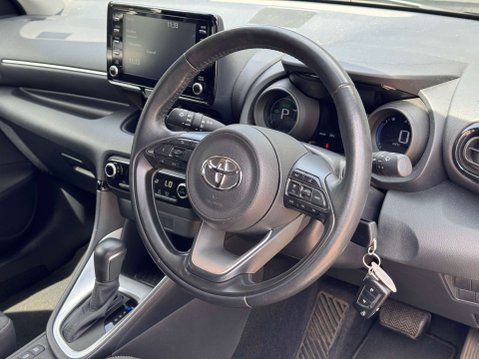 Toyota Yaris 1.5 Yaris Design HEV CVT 5dr 8