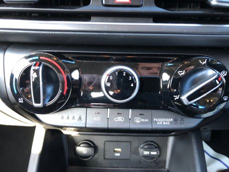 Hyundai KONA T-GDI SE CONNECT MHEV 53,000m, 1 owner Euro 6 ULEZ compliant 21