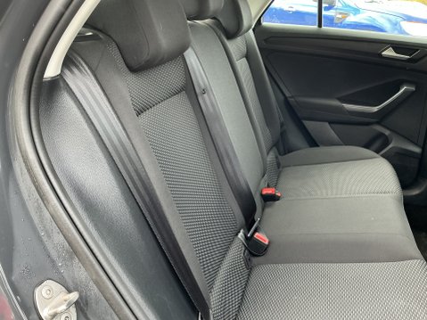 Volkswagen T-Roc 1.0 T-Roc S TSI 16
