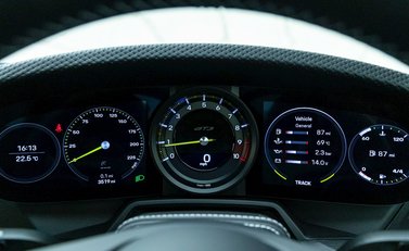 Porsche 911 (992) GT3 Touring 14