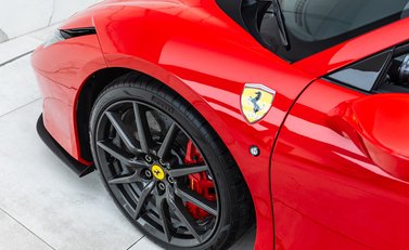 Ferrari F8 Spider 29