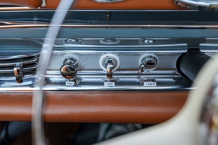 Mercedes-Benz SL Class 300SL Roadster 23