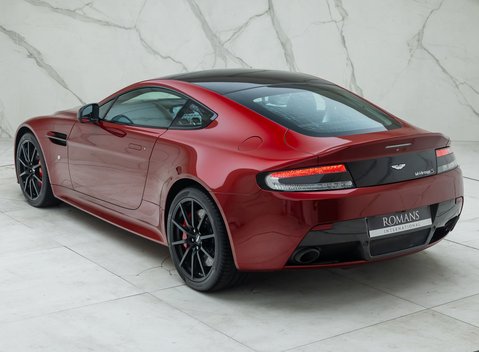 Aston Martin V12 Vantage s 12