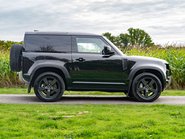 Land Rover Defender D300 X-Dynamic HSE Hard Top 3