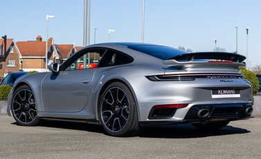 Porsche 911 Turbo S (992) 4