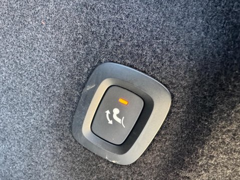 Volvo XC60 2.0 D4 R-Design AWD Euro 6 (s/s) 5dr 11