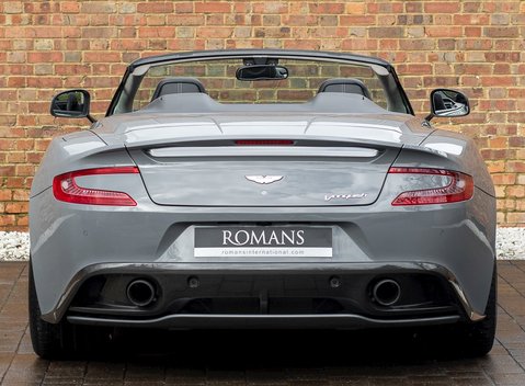 Aston Martin Vanquish Volante 5