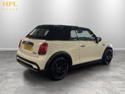 Mini Convertible 1.5 Cooper Exclusive Convertible 2dr Petrol Steptronic Euro 6 (s/s) (136 ps 7
