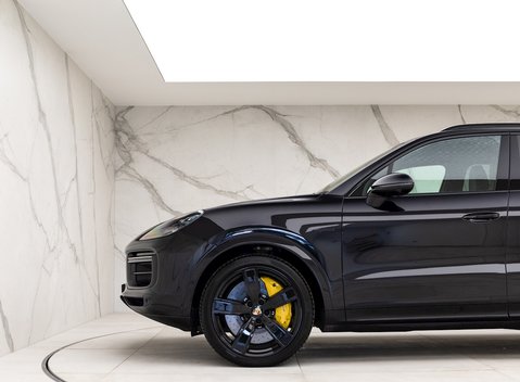 Porsche Cayenne Turbo S E-Hybrid 25