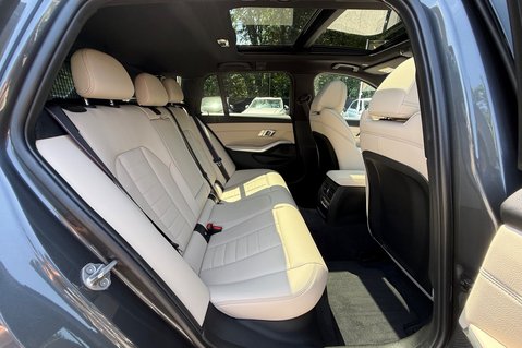 BMW 3 Series 330E M SPORT -PAN ROOF -M PRO PACK -OYSTER LEATHER -ONE OWNER -FBMWSH 31