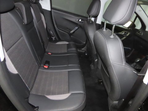 Peugeot 2008 ALLURE PREMIUM 8