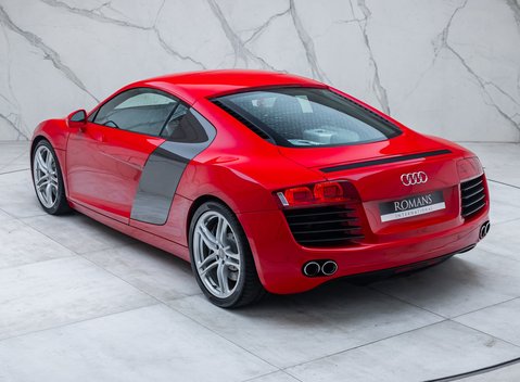 Audi R8 V8 12