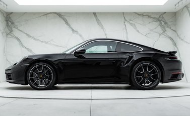 Porsche 911 Turbo S (992) 5