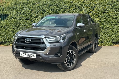 Toyota Hilux Invincible | Auto | 2.4 LT | Double Cab | Camera | Sensors | EURO 6