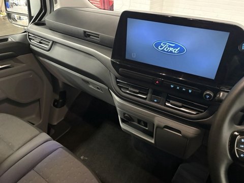 Ford Tourneo Custom 340 TITANIUM ECOBOOST 18