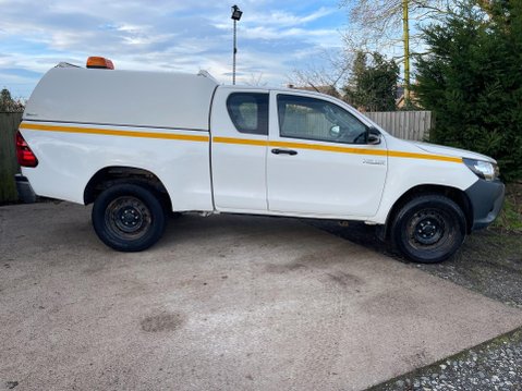 Toyota Hilux 2.4 D-4D Active Extra Cab Pickup 4WD Euro 6 (s/s) 4dr 2
