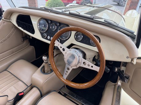 Morgan Plus Four PLUS 4 25