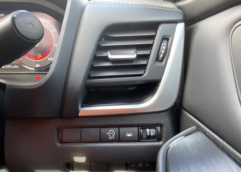 Nissan Qashqai DIG-T N-CONNECTA MHEV 25