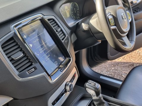 Volvo XC90 D5 POWERPULSE MOMENTUM AWD 45