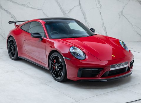 Porsche 911 Carrera GTS (992) 11
